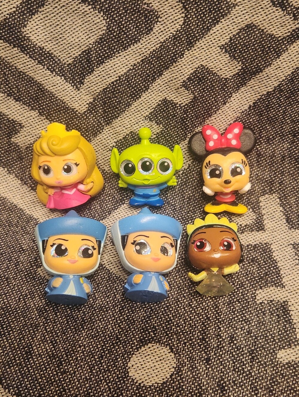 Disney Doorables Aurora, x2 Blue Fairy Godmother, Minnie, Toy Story Alien, Tiana